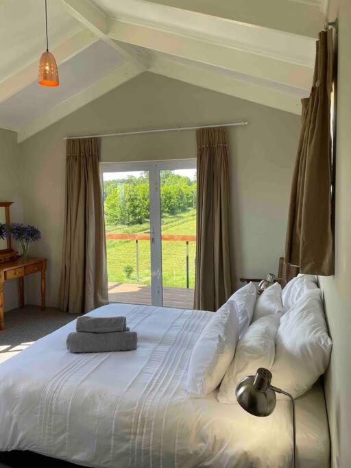 Protea Loft - Romantic Stay - No Load Shedding Hilton Luaran gambar