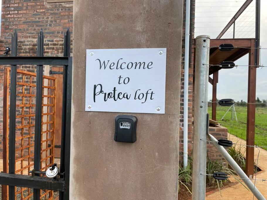 Protea Loft - Romantic Stay - No Load Shedding Hilton Luaran gambar